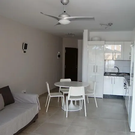 Paradise Court 25 Wifi Pool * 아데제