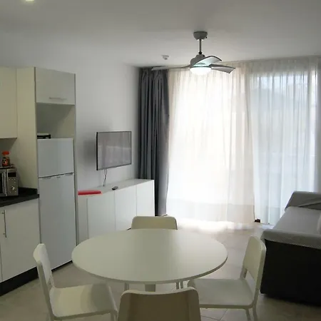 Paradise Court 25 Wifi Pool * 아데제